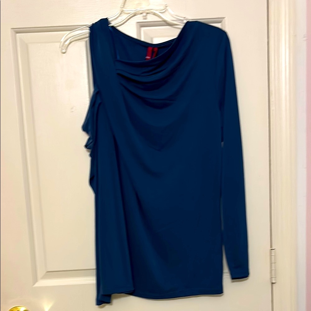 LOVE SCARLET  Assymmetrical cut out Shoulder Top